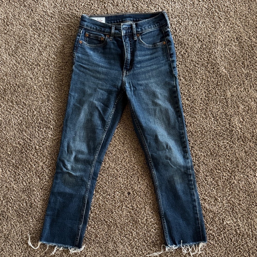 GAP Classic Blue Women's slim high rise crop Jeans